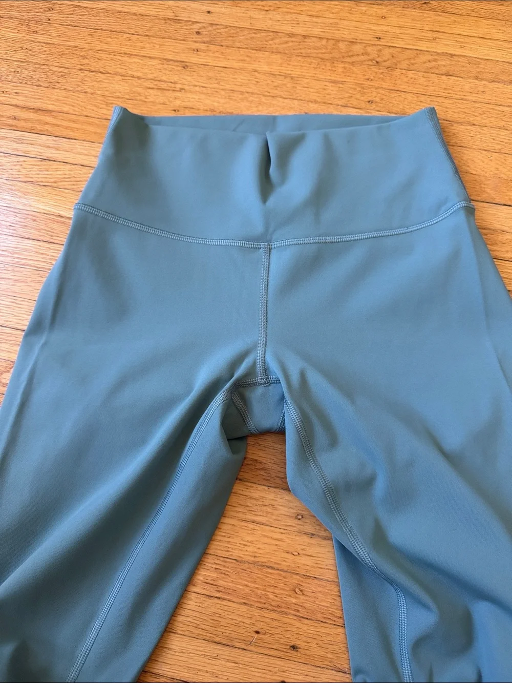 Lululemon Tidewater Teal wunder under